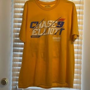 XL Hendrick Motorsports Chase Elliott yellow T-shirt